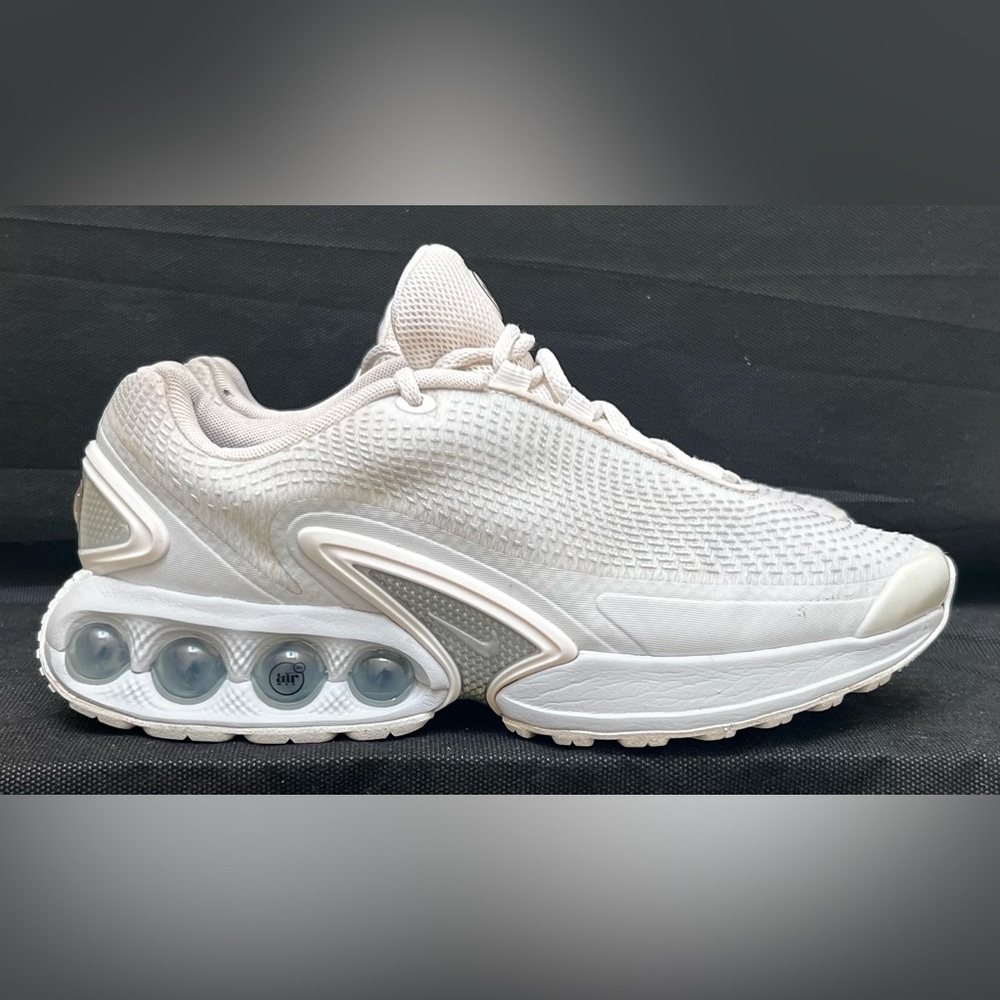 Nike Air Max DN Triple White Metallic Silver Size Women 11.5 / Men 10 FJ3145-102